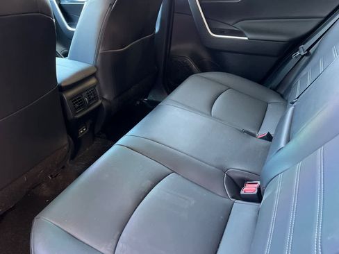 Used 2023 Toyota RAV4 XLE Premium FWD image 5