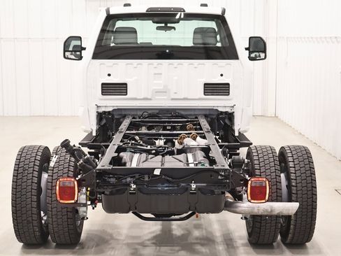 New 2026 Ford F550 4x4 Regular Cab Super Duty image 7