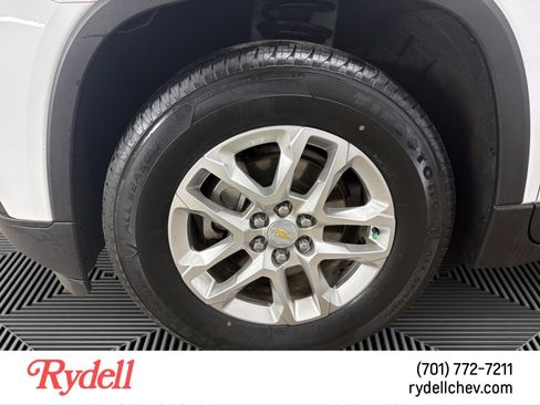 Used 2020 Chevrolet Traverse LS w/ LPO, Floor Liner Package AWD/4WD image 9