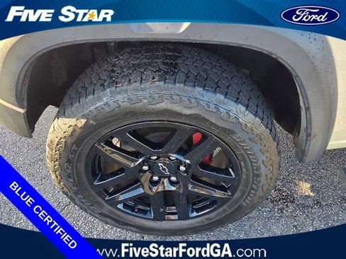 Used 2024 Chevrolet Colorado Trail Boss w/ Technology Package AWD/4WD image 10