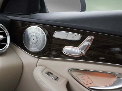 Used 2019 Mercedes-Benz C 300 Sedan image 39