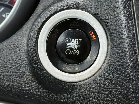 Used 2014 Dodge Journey SXT image 26