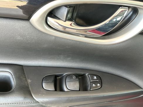 Used 2016 Nissan Sentra SL w/ Technology Package image 12