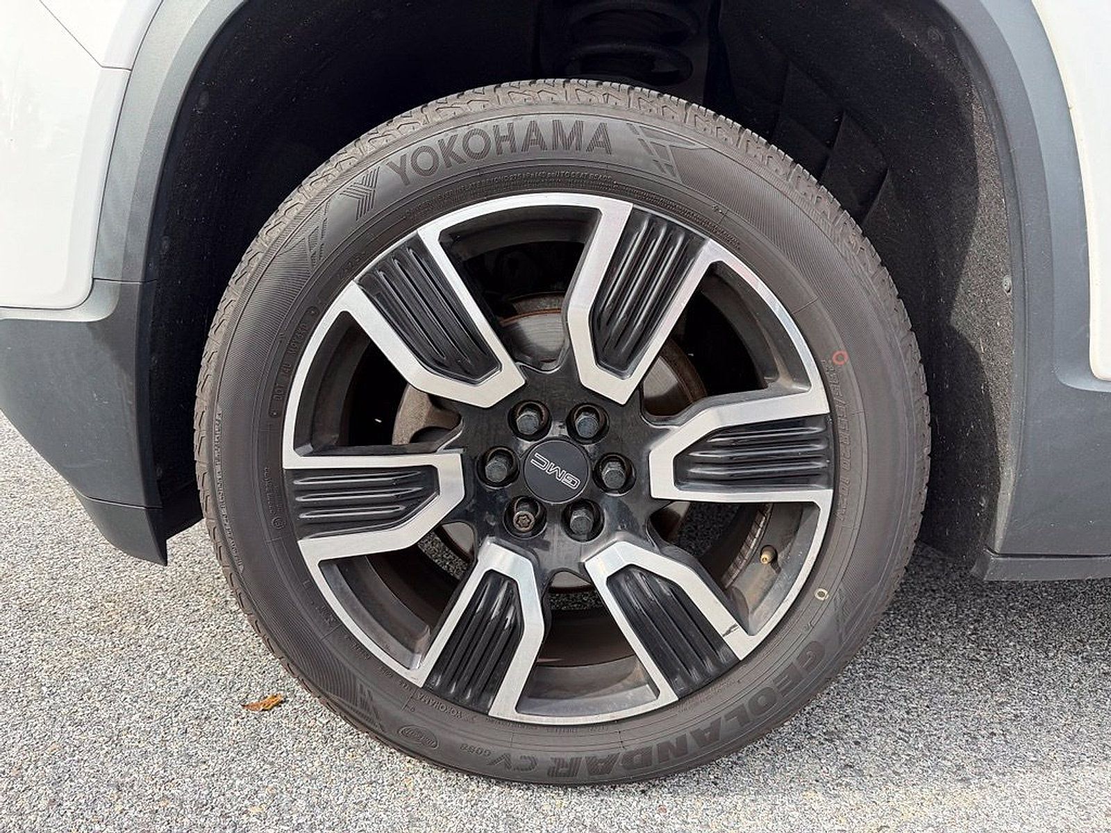 Used 2019 GMC Acadia SLT w/ Black Edition AWD/4WD image 21