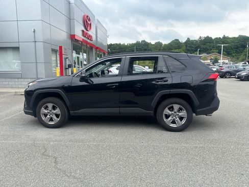 Used 2025 Toyota RAV4 XLE AWD/4WD image 15