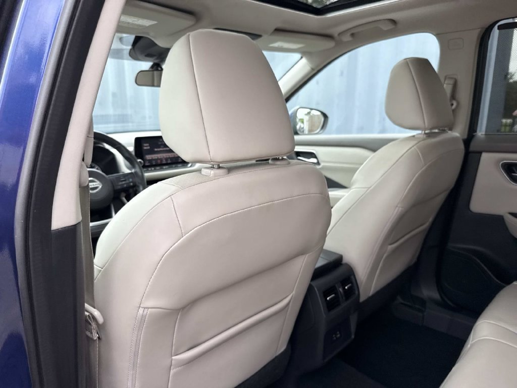 Used 2021 Nissan Rogue SV w/ Premium Package FWD image 13