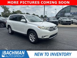 Used 2012 Toyota Highlander FWD w/ Tech Pkg video 1