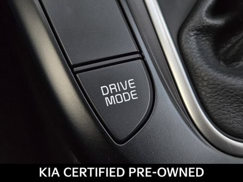 Certified 2025 Kia Soul LX w/ LX Technology Package FWD image 25