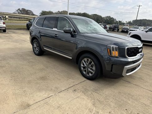 Used 2024 Kia Telluride LX image 9