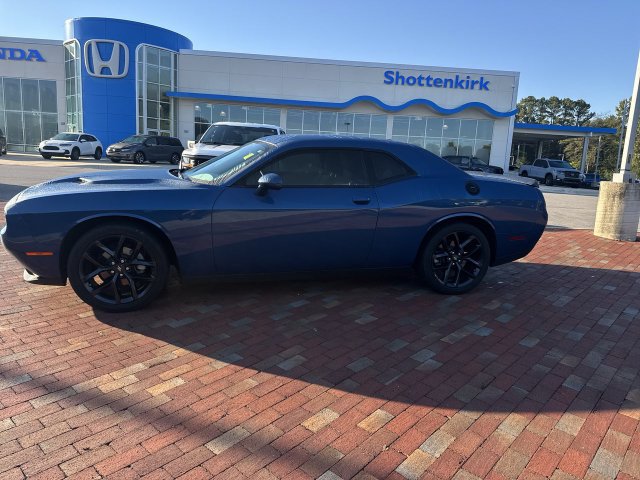 Used 2022 Dodge Challenger SXT w/ Blacktop Package RWD image 6