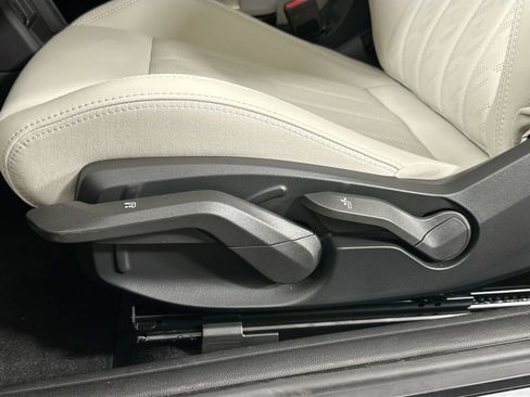 Used 2025 MINI Cooper 2-Door Hardtop image 19