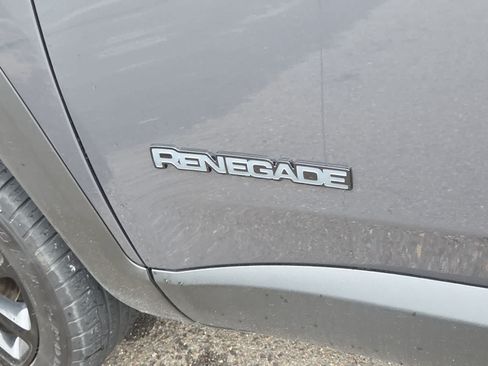 Certified 2023 Jeep Renegade Altitude w/ Sun/Sound Group AWD/4WD image 15
