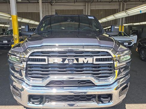 Used 2026 RAM 2500 Big Horn AWD/4WD image 3