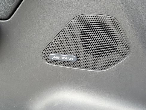 Used 2018 Jaguar F-PACE Prestige image 31