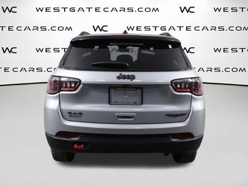Used 2024 Jeep Compass Trailhawk image 7