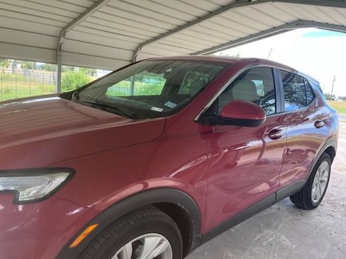 Used 2024 Buick Encore GX Preferred w/ Comfort Package FWD image 2