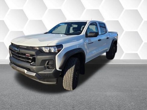 Used 2023 Chevrolet Colorado Trail Boss w/ Advanced Trailering Package image 2
