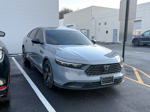 Used 2023 Honda Accord Sport image 1