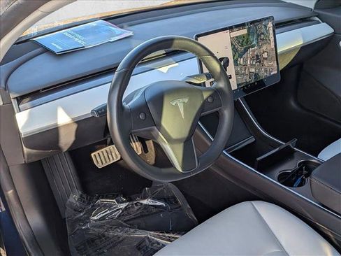 Used 2018 Tesla Model 3 Long Range image 10