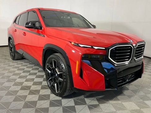 Certified 2023 BMW XM Base w/ M Driver's Package image 3