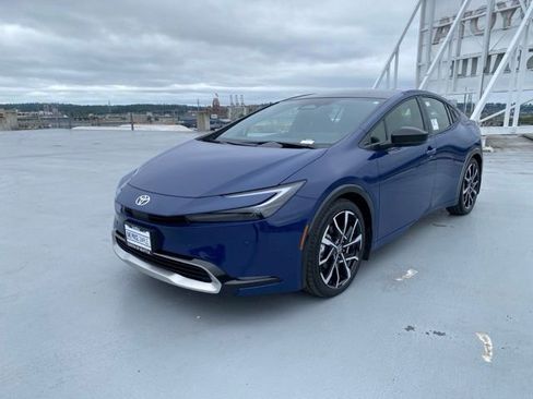 New 2026 Toyota Prius Plug-In Hybrid FWD image 5