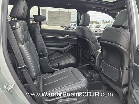 New 2025 Jeep Grand Cherokee L Limited image 17
