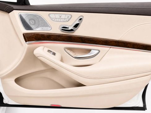 Used 2017 Mercedes-Benz S 550 Sedan image 23