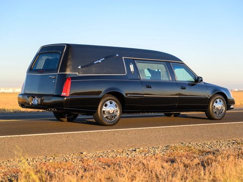 Used 2009 Cadillac DTS Hearse FWD image 15