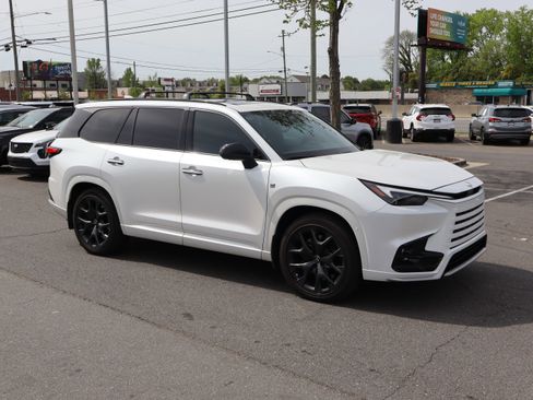 Used 2024 Lexus TX 500h AWD w/ Technology Package image 14