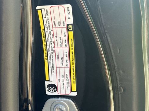 Used 2024 Chrysler Pacifica Touring-L FWD image 33