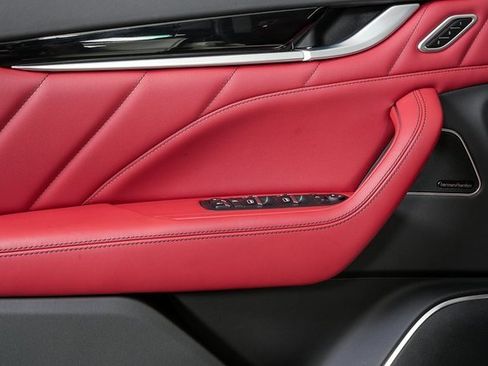 Certified 2022 Maserati Levante Modena image 7