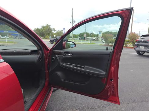Used 2014 Chevrolet Impala LT FWD image 13