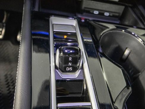Used 2024 Volkswagen Atlas Cross Sport SEL Premium R-Line AWD/4WD image 23