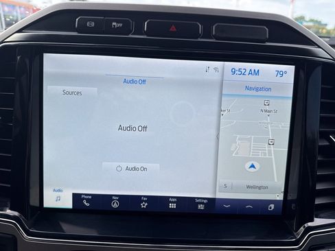 Used 2022 Ford F450 Lariat image 19