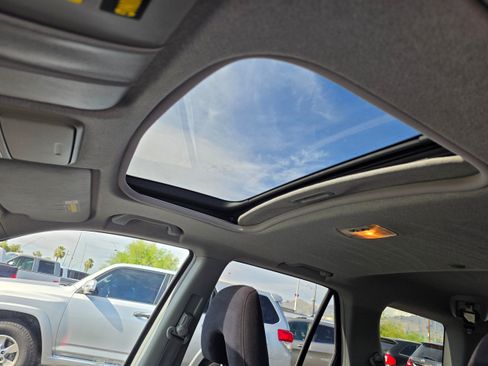Used 2005 Honda CR-V EX image 16