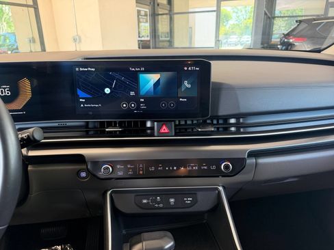 Used 2026 Kia Carnival FWD image 17