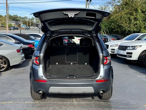 Used 2019 Land Rover Discovery Sport SE image 9