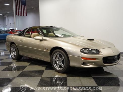 Used 2002 Chevrolet Camaro Z28 w/ SS Performance/Appearance Pkg RWD image 17