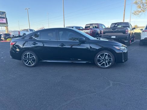 Used 2025 Nissan Sentra SR w/ SR Premium Package image 7