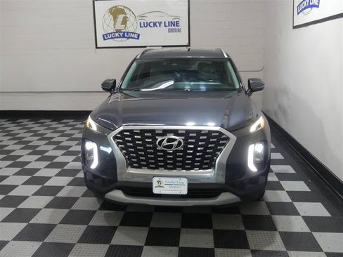 Used 2020 Hyundai Palisade SEL w/ Premium Package FWD image 3