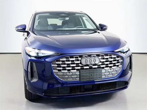 New 2025 Audi Q5 Premium Plus image 2