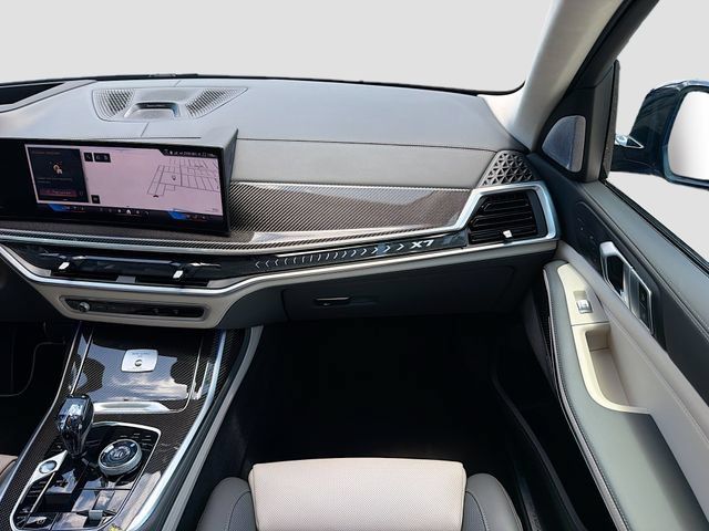 Used 2024 BMW ALPINA XB7 AWD/4WD image 17