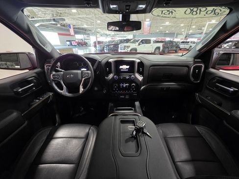 Used 2019 Chevrolet Silverado 1500 RST image 18