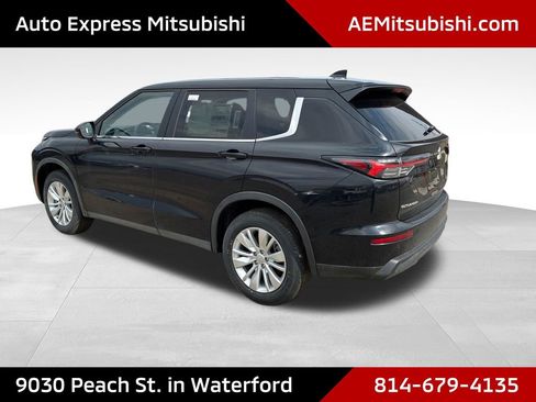New 2026 Mitsubishi Outlander ES FWD image 5