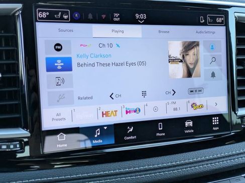 New 2026 Chrysler Pacifica Select FWD image 17