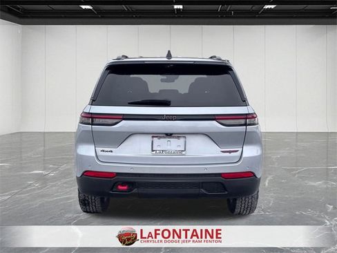 Certified 2022 Jeep Grand Cherokee Trailhawk w/ Luxury Tech Group III image 4