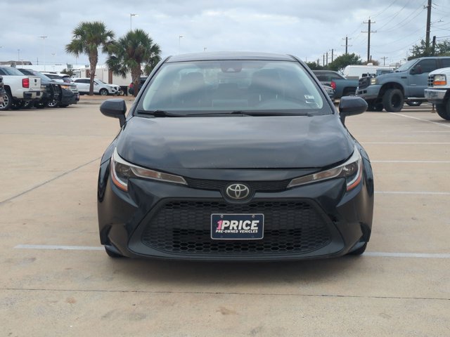 Used 2020 Toyota Corolla LE FWD image 2