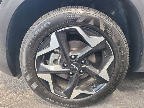 Used 2025 Kia Seltos S image 10