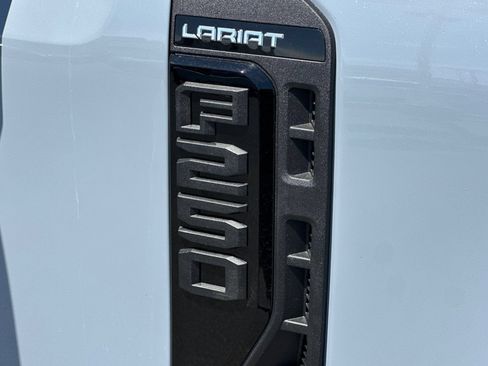 New 2026 Ford F250 Lariat w/ Black Appearance Package AWD/4WD image 25