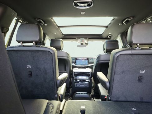 New 2026 Jeep Grand Wagoneer Limited AWD/4WD image 16